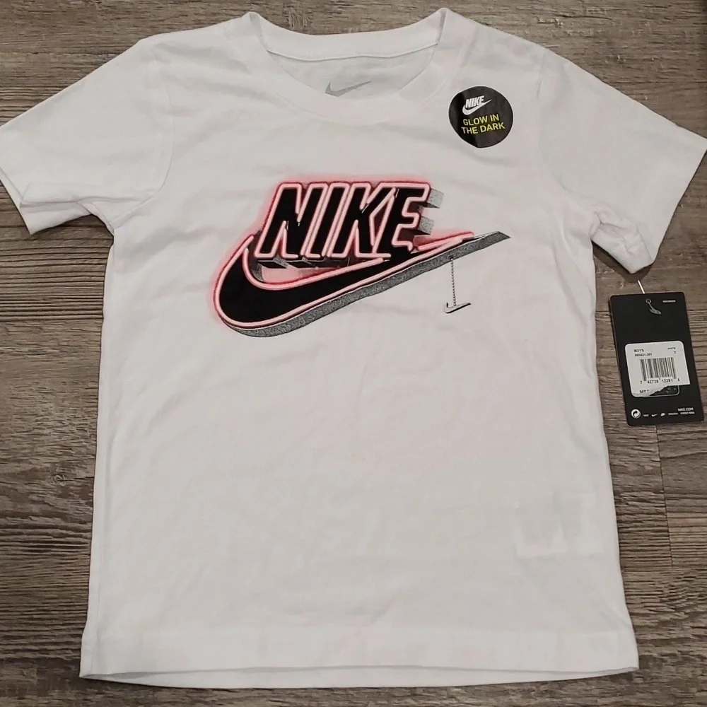 Nike Glow in the Dark Shorts & T-Shirt Matching Set Size 7/XS
